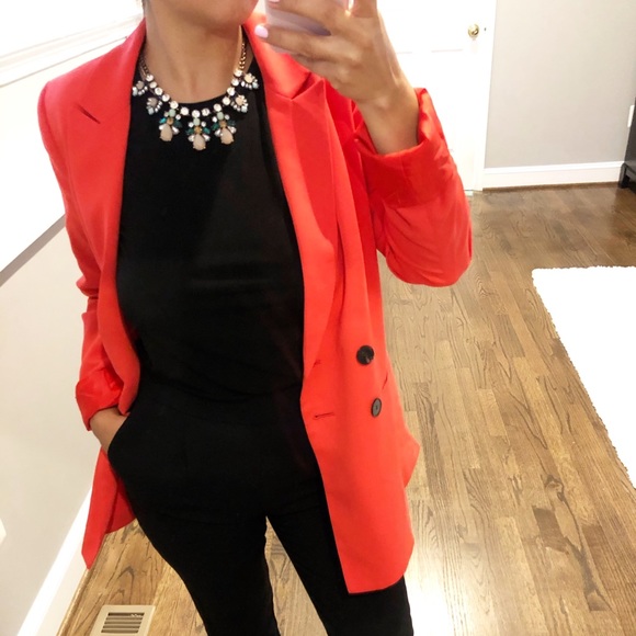 Gorgeous Statement Necklace - Picture 2 of 3